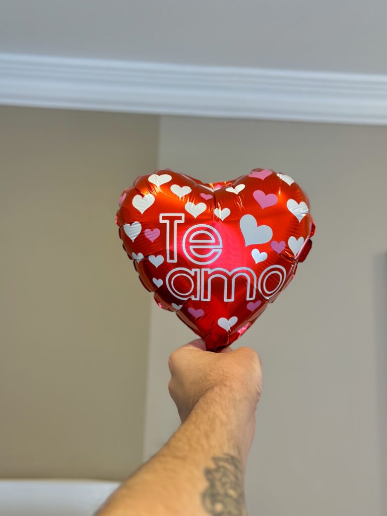 Adicione um balão 21 cm “ TE AMO “